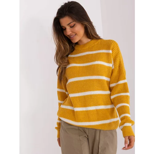 Fashion Hunters Dark yellow oversize sweater with a round neckline