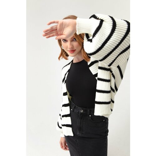 Lafaba Women's White Oversize Striped Knitwear Cardigan Slike