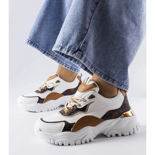 Gemre White sneakers on an irregular sole Alta Cene