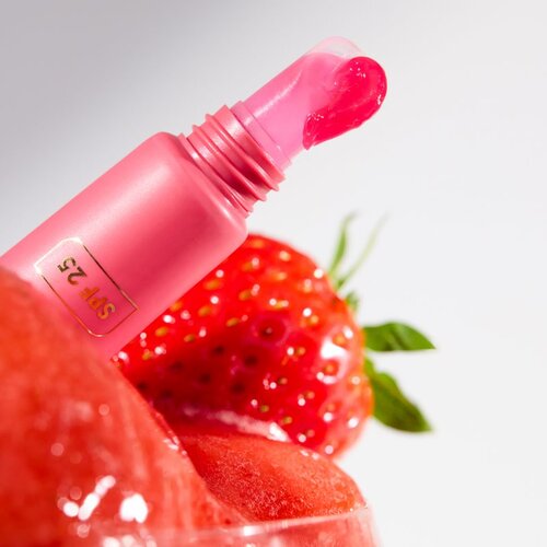 Catrice The Summer Edit Peptide Lipgloss sjajilo za usne s peptidima SPF 25 C01 Strawberry Sorbet 11.5 ml Slike