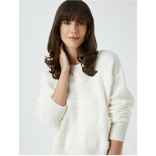 Koton Şahika Ercümen X - Soft Textured Crew Neck Oversize Sweater Cene