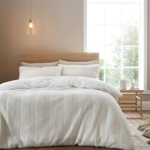 Bianca Kremno bela posteljnina za zakonsko posteljo iz mikropliša 200x200 cm Stripe Fur – Cene