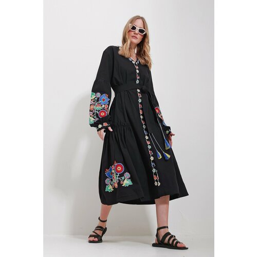 Trend Alaçatı Stili Women's Black V Neck Full Embroidery Lined Woven Dress Cene