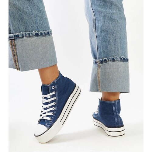 D/CEO Black trainers Beat Cene