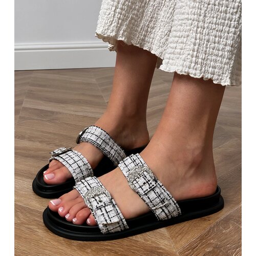 Gemre White flip-flops with straps and rhinestones on buckles Lalis Cene