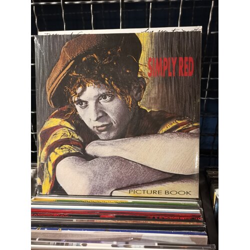 Simply Red Picture Book Slike