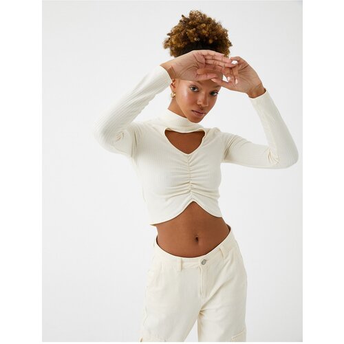 Koton Crop T-Shirt with Window Detail Long Sleeves with Ruffles. Slike