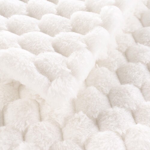 Douceur d int&amp;eacute;rieur Kremno bela odeja iz mikropli&amp;scaron;a 180x220 cm Frosty &amp;ndash; Slike