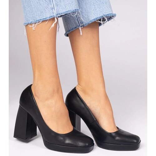 D/CEO marka niezdefiniowana Black square-toe pumps on a massive heel Irenois Slike