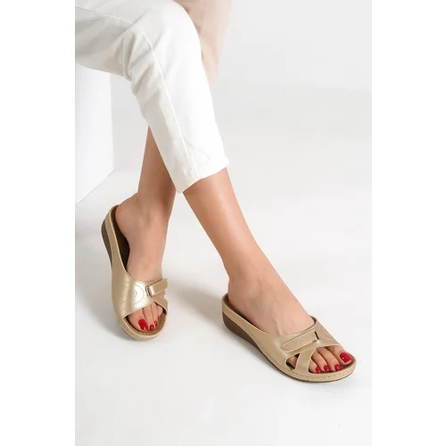 Capone Outfitters Mules - Gold-colored - Flat