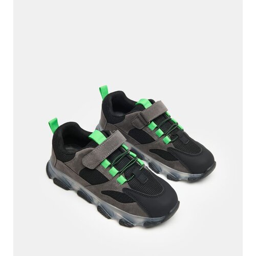 Sinsay Sneakersice s LED osvjetljenjem i imitacijom bru&amp;scaron;ene kože Slike