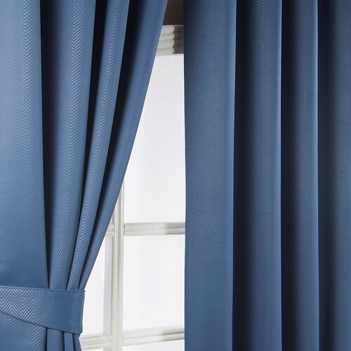 HOMESCAPES mornarsko modre zavese Herringbone Chevron Blackout Eyelet Style, 117x183 cm, (20749391) Cene
