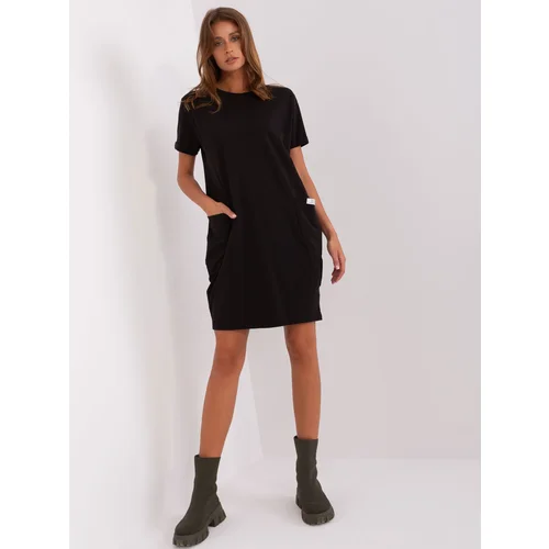 Fashion Hunters Black basic dress with short sleeves