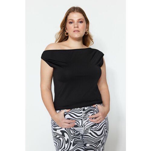 Trendyol Curve Plus Size Blouse - Black - Fitted Slike