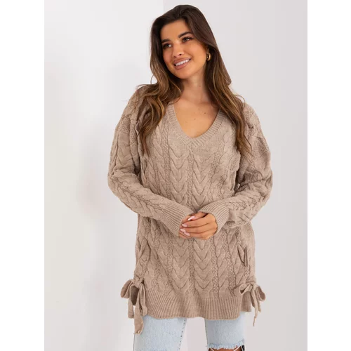 Fashion Hunters Dark beige sweater with cables and neckline