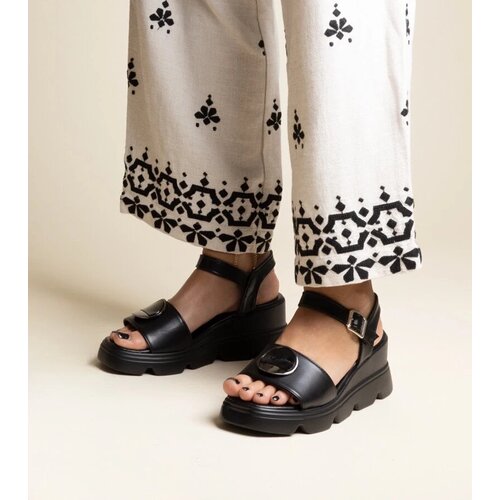 D/CEO Black sandals on a block heel Millo Cene