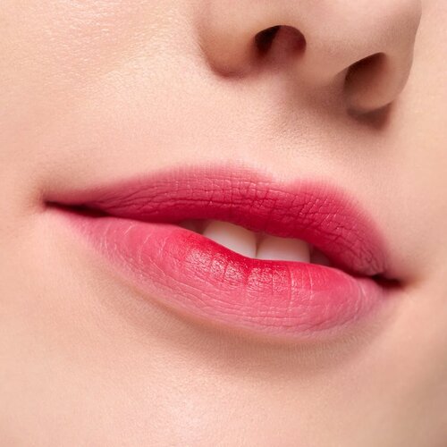 Essence Blur Souffl&amp;eacute; mat tekoča &amp;scaron;minka odtenek 11 Clickbait 3.6 ml Slike
