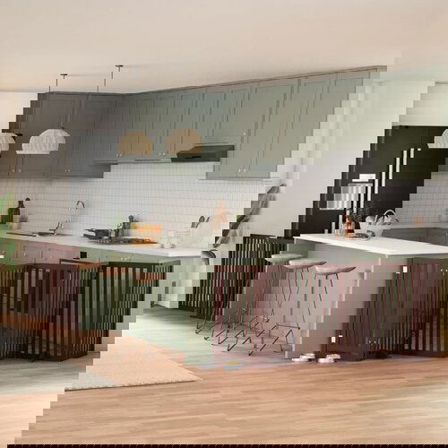 vidaXL Ograda za pse z vrati zložljiva 9 panelov rjava 450 cm les Cene