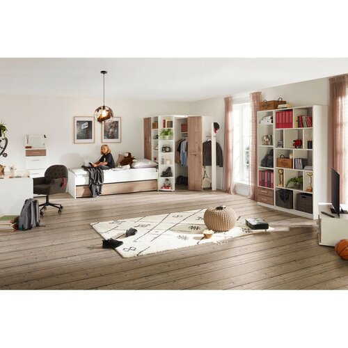 Modern Living Regal Young, Bela Slike