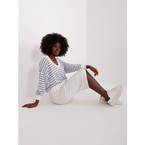 Fashion Hunters Basic set of grey and ecru with a short blouse Slike