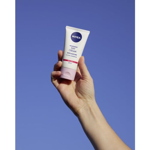 Nivea Nourishing hranjiva dnevna krema za suho lice SPF 15 50 ml Cene