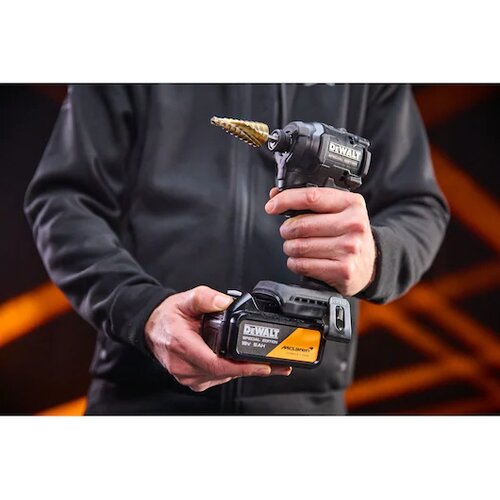Dewalt DCF86MP2T aku udarni odvrtač 18V xr mclaren (2 x 5.0Ah) Slike