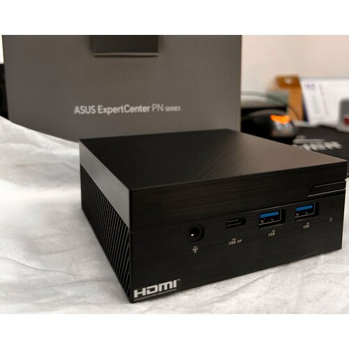 Asus Mini PC PN53-BS5753MDS1 (Ryzen 5 7530U Barebone) outlet Cene