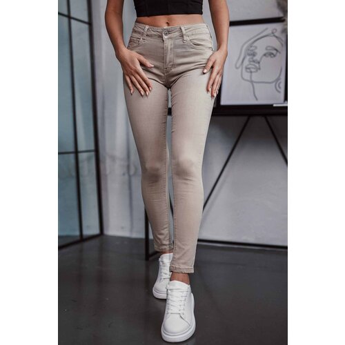 Beloved Elon push-up jeans hlače bež Slike