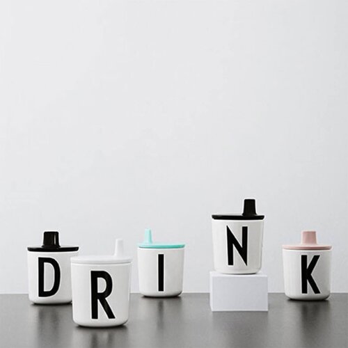 Design Letters pokrovček z ustnikom white Slike