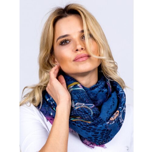 Fashion Hunters Airy dark blue scarf with a folk pattern Slike