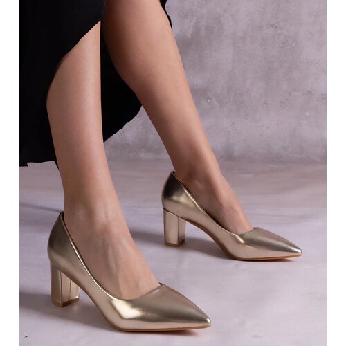 D/CEO Gold pumps CowGirl Cene