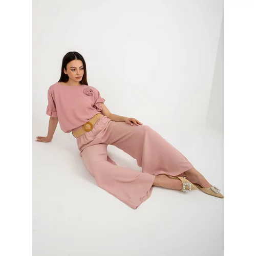 Fashion Hunters Light pink summer trousers made of fabric with a belt