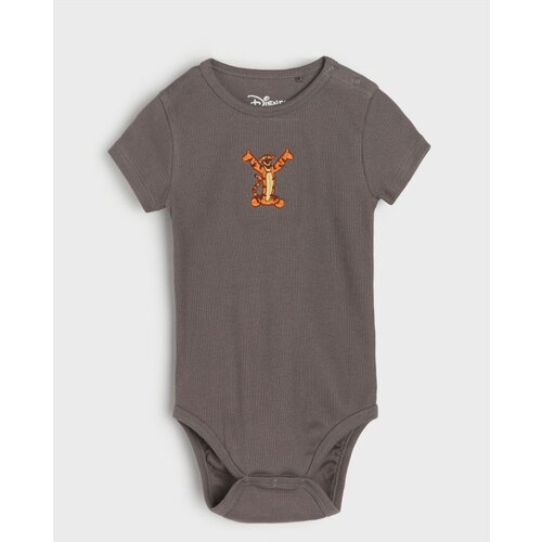 Sinsay Rebrasto body s vezom Winnie the Pooh Cijene