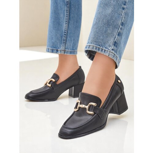 Resti Royal Fashion Women's Low-Heeled Kamelia Loafers Cene