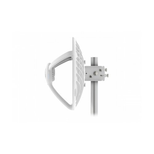 Ubiquiti AF60 LR is a 60GHz radio designed for high-throughput connectivity over an extended range. The airFiber 60 LR features the integrated high-gain dish antenna for high speed, long-range performance Point-to-Point (PtP) links 12+ km Cene
