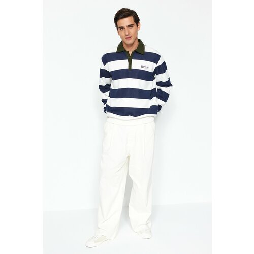 Trendyol Navy Blue Men's Regular/Regular Cut Polo Collar Striped Sweatshirt with a soft pile inside cotton. Slike