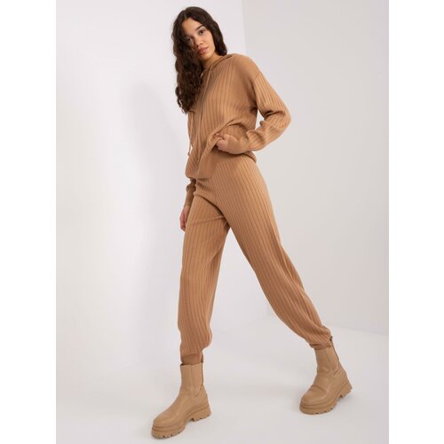 Fashion Hunters Casual Camel set with a striped pattern Cene
