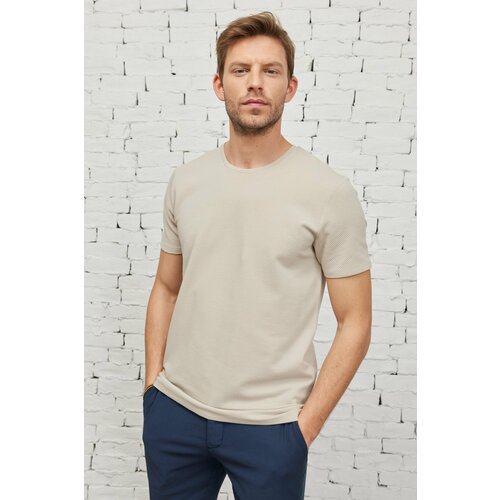 ALTINYILDIZ CLASSICS Men's Beige Slim Fit Slim Fit Crew Neck Short Sleeved Basic T-Shirt with Soft Touch. Slike