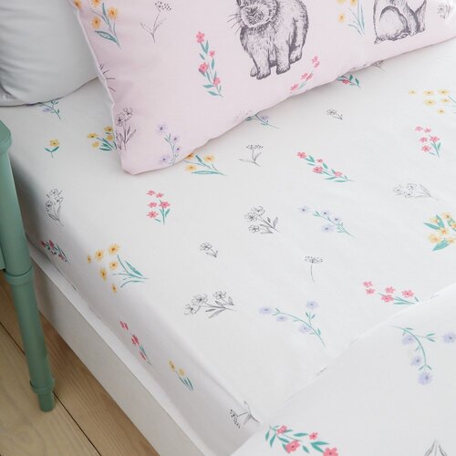 Catherine Lansfield Bela napenjalna otro&amp;scaron;ka rjuha za posteljico 70x140 cm Bunny Tails Ditsy Flowers &amp;ndash; Slike