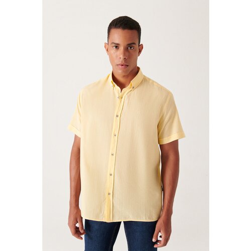 Avva Yellow Buttoned Collar 100% Cotton Thin, Short Sleeved Regular Fit Shirt. Slike