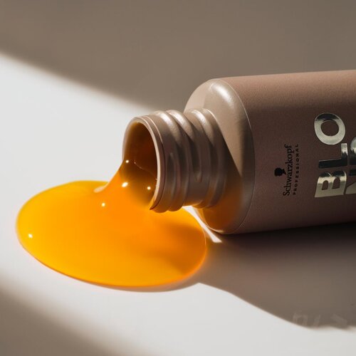 Schwarzkopf Professional Blondme Glow Toner tonirana barva za lase odtenek Apricot Blush 9,5-74 60 ml Slike