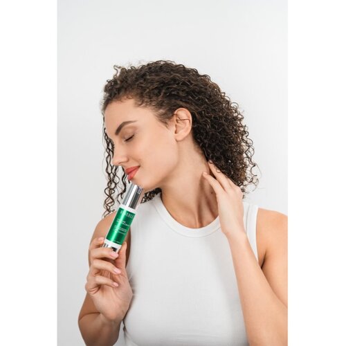 Revuele Exosome Infusion Cream obnovitvena vlažilna krema s pomirjajočim učinkom 50 ml Slike