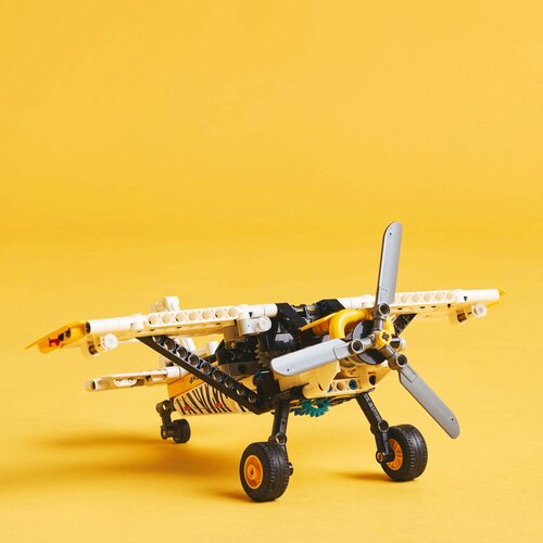 Lego Technic Avion s visokim krilima 42198 Slike