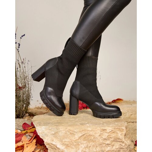 Resti Black Women's Higher Heel Flexi Booties Cene