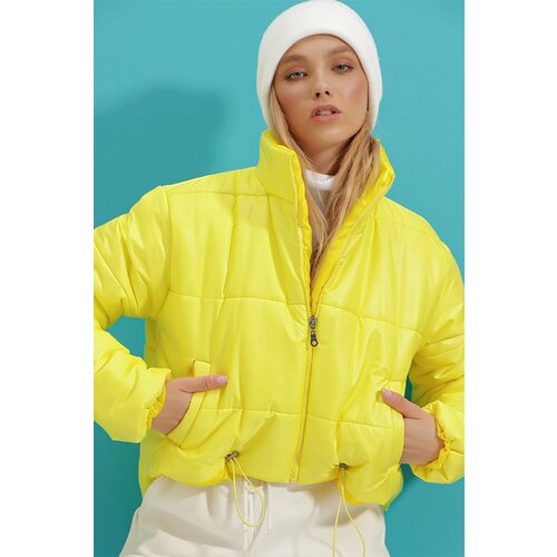Trend Alaçatı Stili Women's Light Yellow Standing Collar Double Pocketed Inflatable Puffer Coat with Elastic Waist Cene