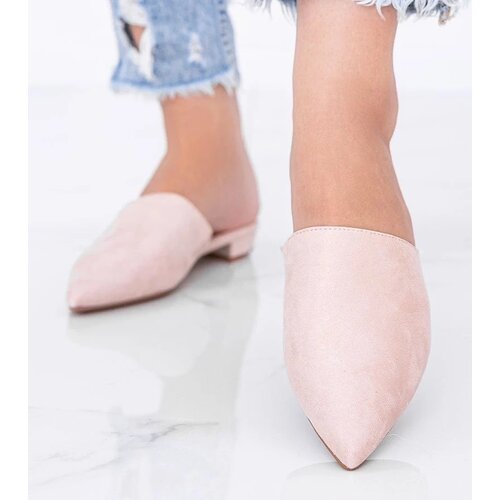D/CEO Beige slides Santiago Cene