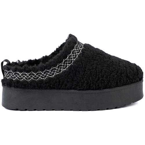Shelvt Boots a&amp;#039;la snow boots in black with decorative embroidery Slike