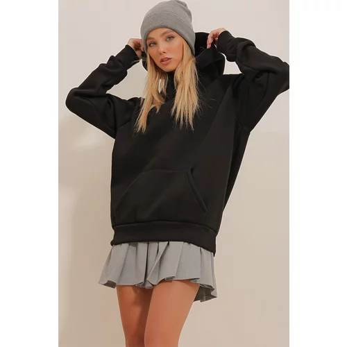 Trend Alaçatı Stili Women's Black 3-Threads Interchanged Kangaroo Pocket Oversize Sweatshirt