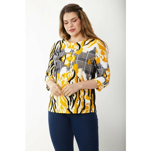 Şans Women's Plus Size Colorful Cotton Fabric Capri Sleeve Front Patterned Blouse