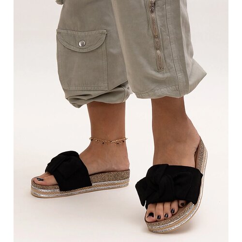 Gemre Black flip-flops on a chunky sole Peletra Cene